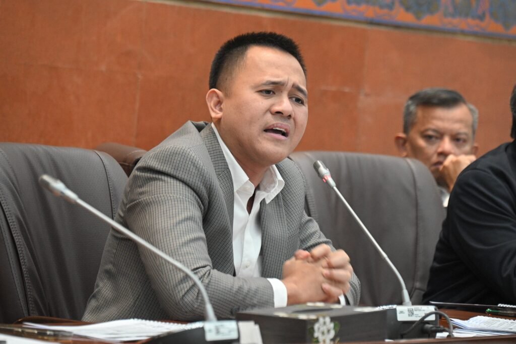 Turunkan Harga Pangan, Mufti Anam: Pentingnya Tindakan Nyata, Bukan Janji Semata