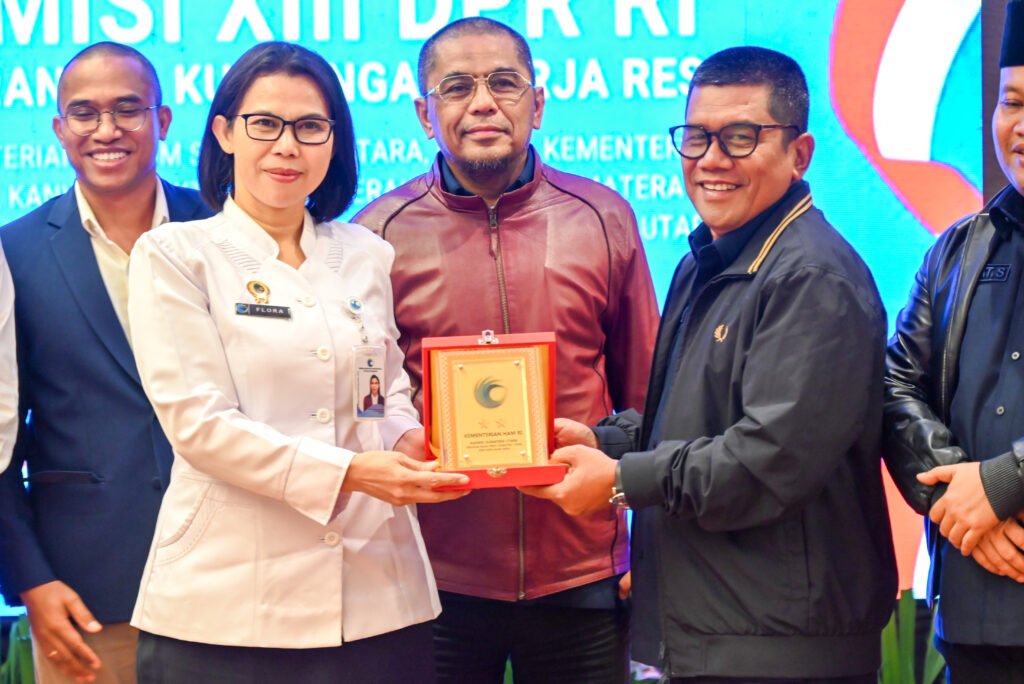 Bersihkan Calo yang Tawarkan Jasa Cepat Urus Paspor di Sumut!