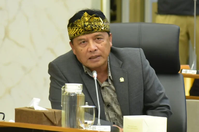Hampir Separuh Hutan Perhutani Jawa Bermasalah! Dadang Naser Desak Pengawasan Ketat Reforma Agraria, Bahaya Fatal Jika Tak Dievaluasi