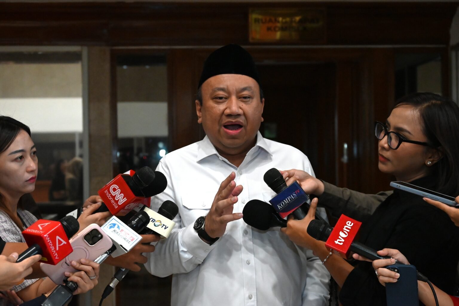Lalu Hadrian Dorong Evaluasi Tata Kelola Dana BOS Pasca Mundurnya Ratusan Kepala Sekolah di Sulsel