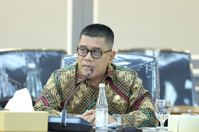 Muslim Ayub Ingatkan Efisiensi Anggaran Tanggapi Proyek Fisik MPR dan DPD