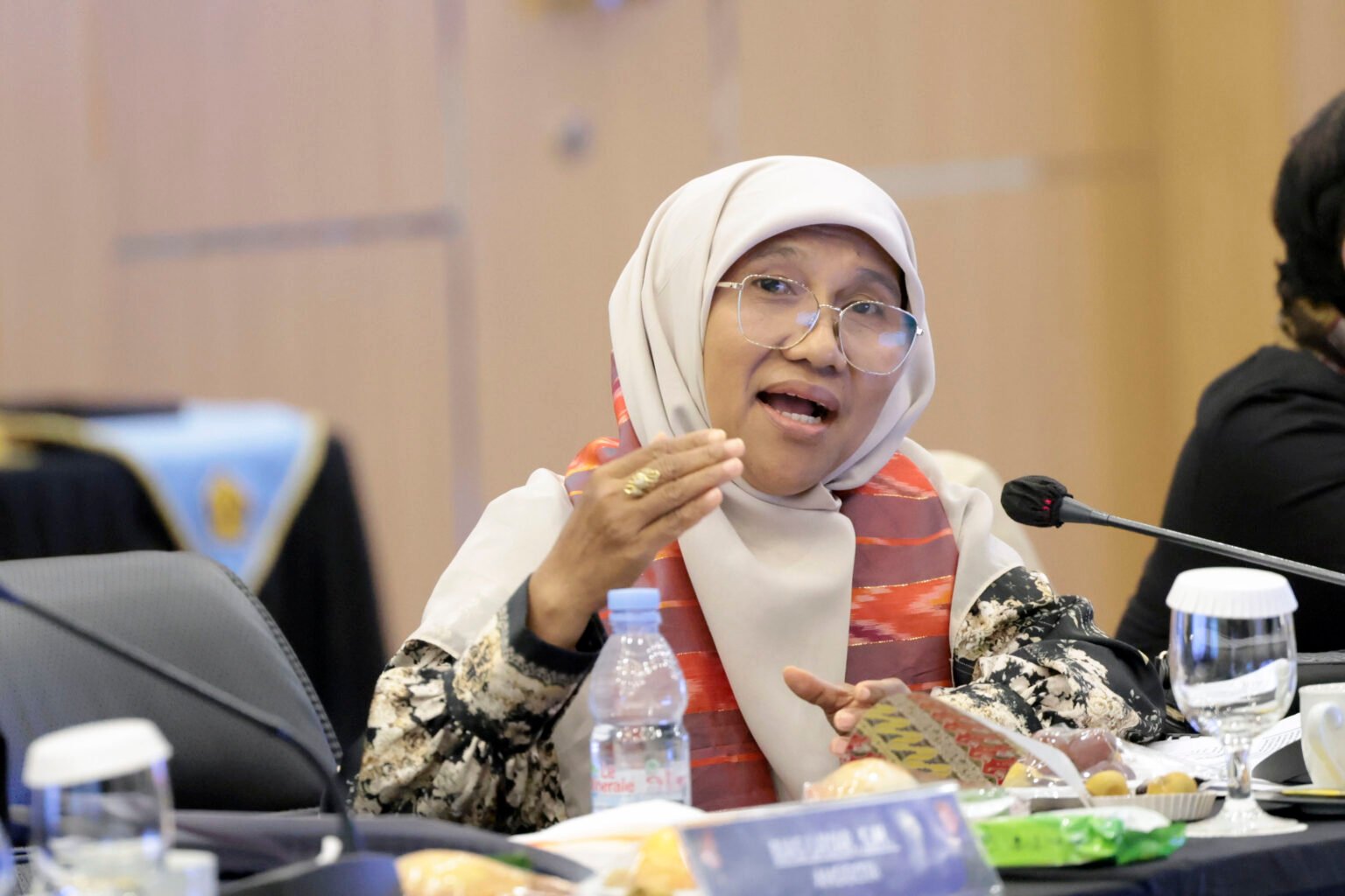 Saadiah Uluputty Ingatkan Risiko Hukum Sawitisasi Pascakarhutla